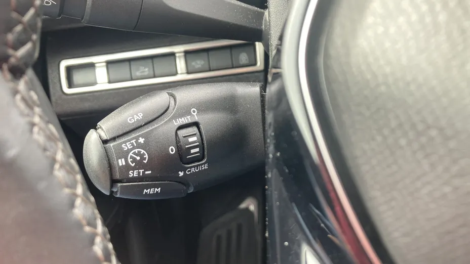 PEUGEOT 3008 3008 1.2 PureTech GPF Allure S&S