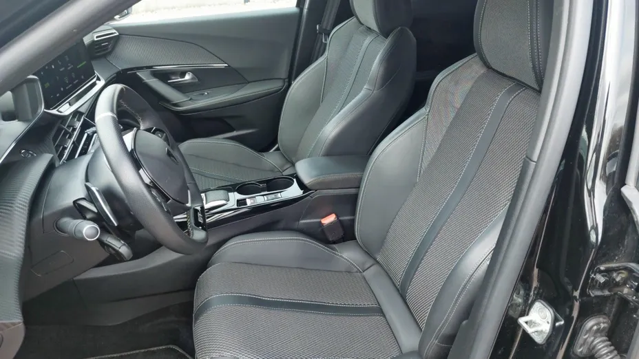 PEUGEOT 2008 2008 PureTech 130 GT S&S EAT8