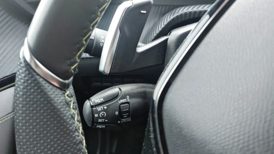 PEUGEOT 2008 2008 1.2 PureTech GT S&S EAT8