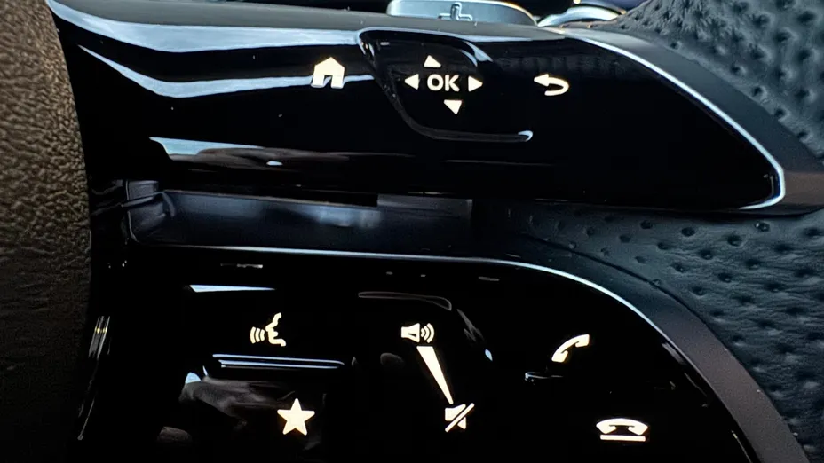 MERCEDES-BENZ A Klasa A 220 4-Matic AMG Line 8G-DCT