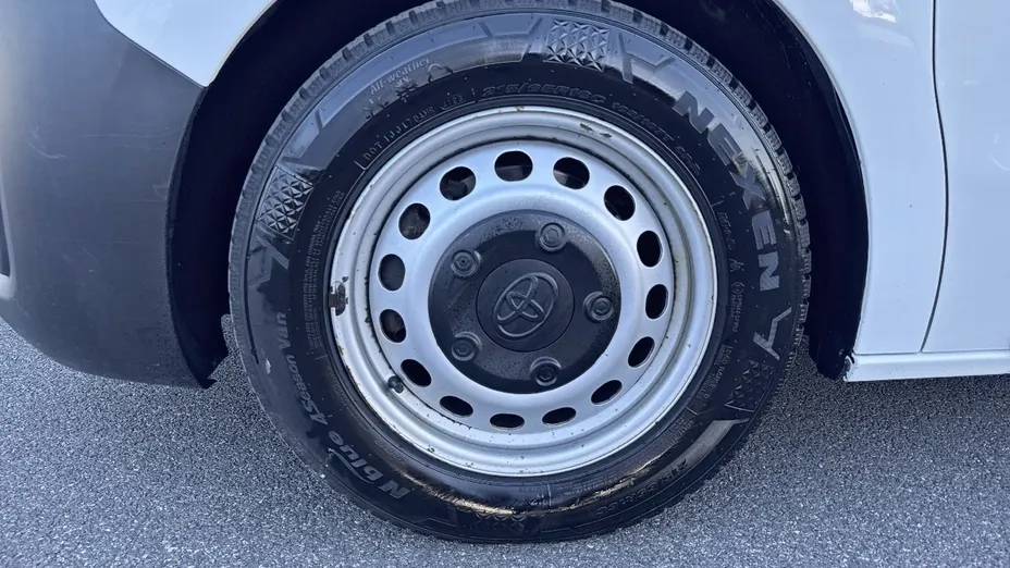 TOYOTA Proace Proace Kombi 2.0 D-4D Medium 2,8t