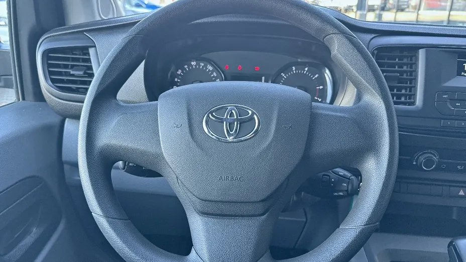 TOYOTA Proace Proace Kombi 2.0 D-4D Medium 2,8t