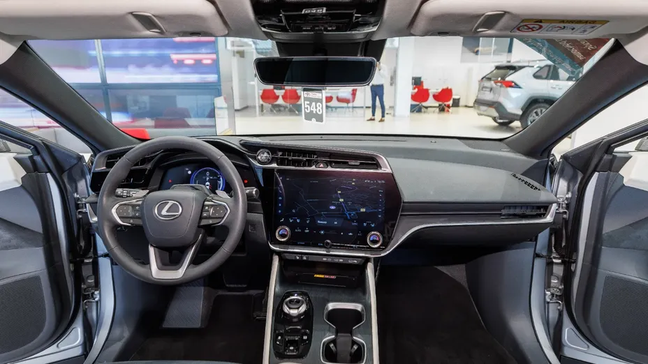 LEXUS RZ RZ 450e Omotenashi DIRECT4