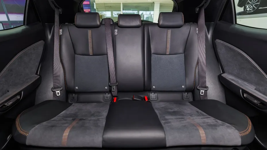 LEXUS LBX LBX 1.5 Hybrid Cool