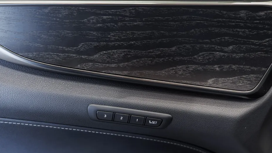 LEXUS NX NX 450h+ Omotenashi AWD