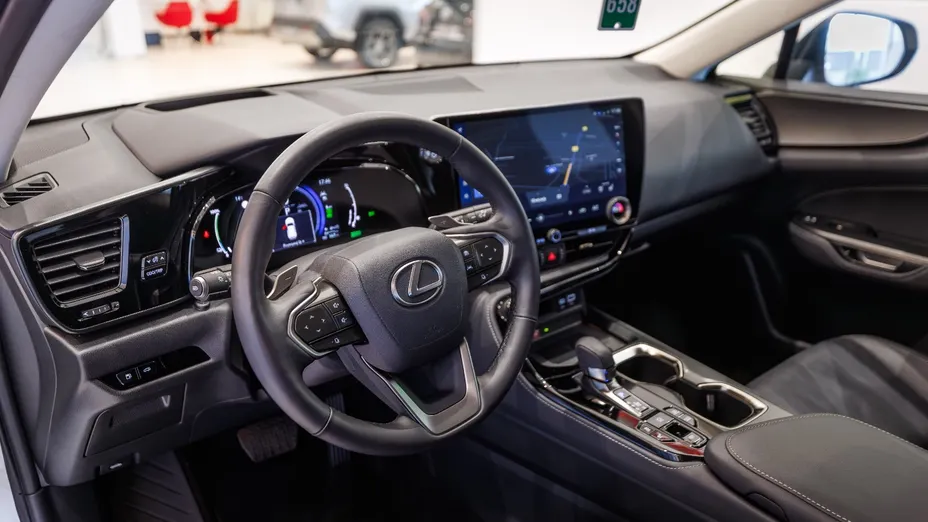 LEXUS NX NX 450h+ Omotenashi AWD