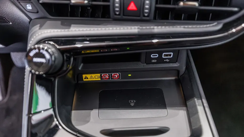 LEXUS NX NX 450h+ Omotenashi AWD