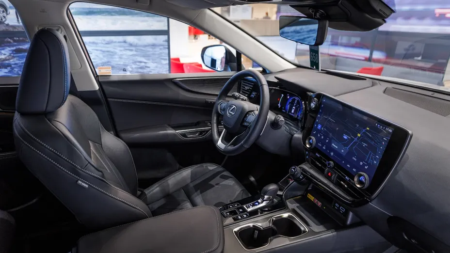 LEXUS NX NX 450h+ Omotenashi AWD