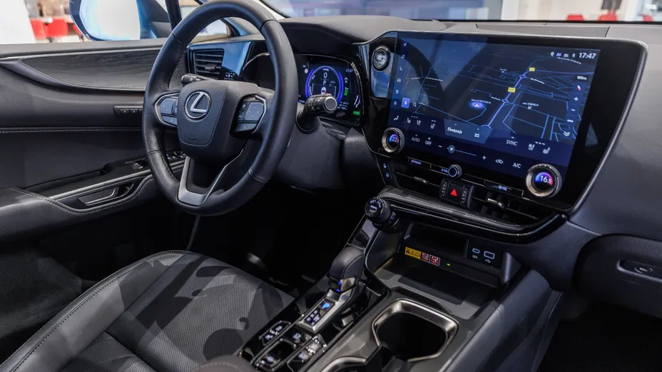 LEXUS NX NX 450h+ Omotenashi AWD