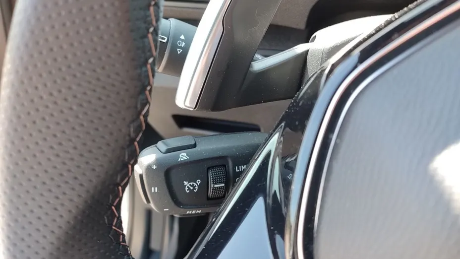 PEUGEOT 5008 5008 1.5 BlueHDi GT S&S EAT8