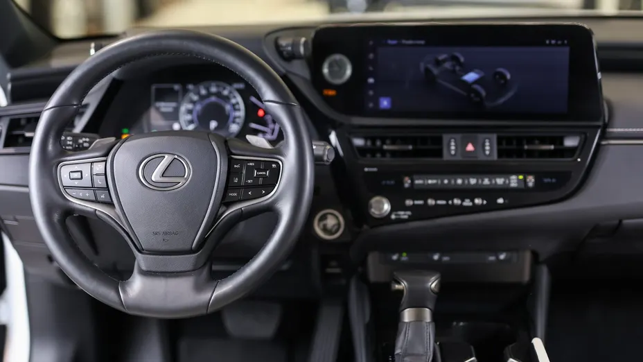 LEXUS ES ES 300h F Sport Design