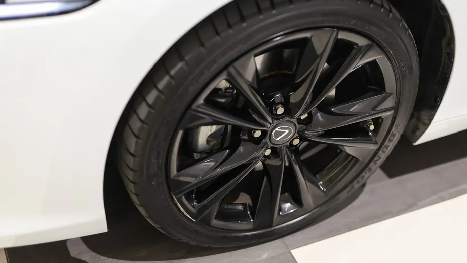 LEXUS ES ES 300h F Sport Design