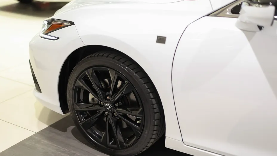 LEXUS ES ES 300h F Sport Design