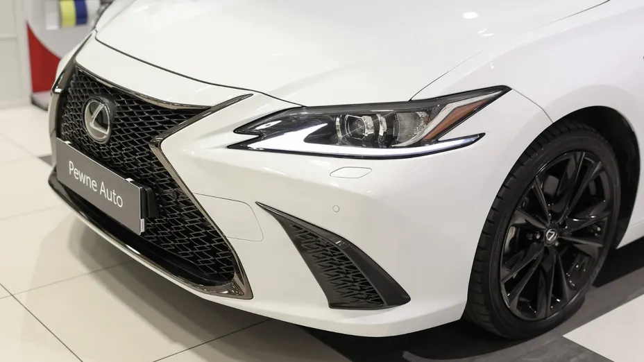 LEXUS ES ES 300h F Sport Design