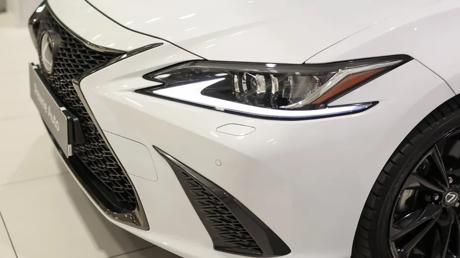 LEXUS ES ES 300h F Sport Design