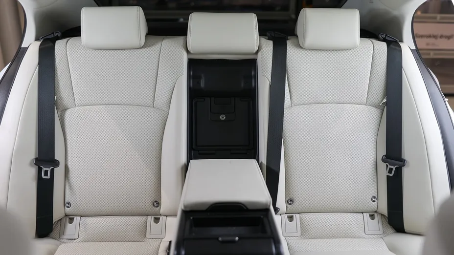 LEXUS ES ES 300h F Sport Design