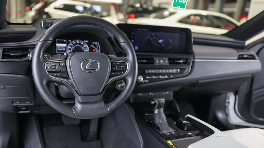 LEXUS ES ES 300h F Sport Design