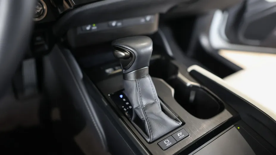 LEXUS ES ES 300h F Sport Design