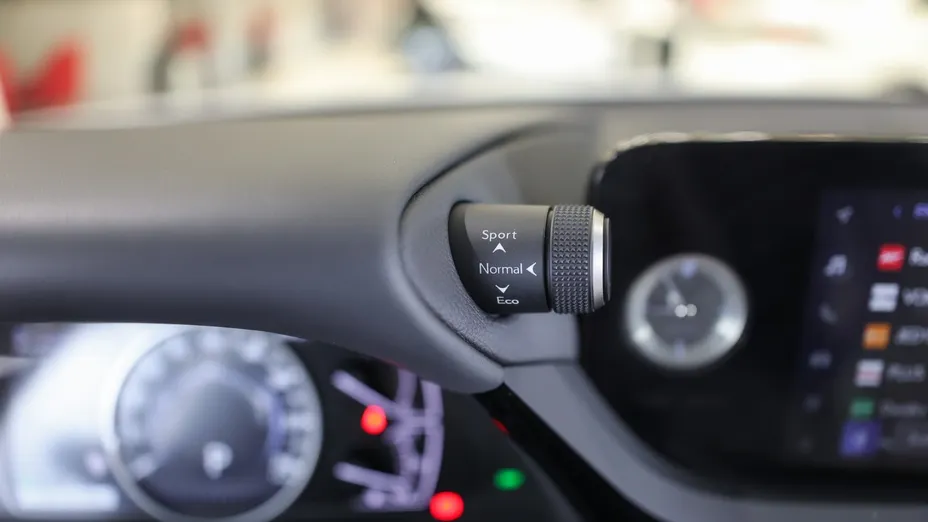 LEXUS ES ES 300h F Sport Design