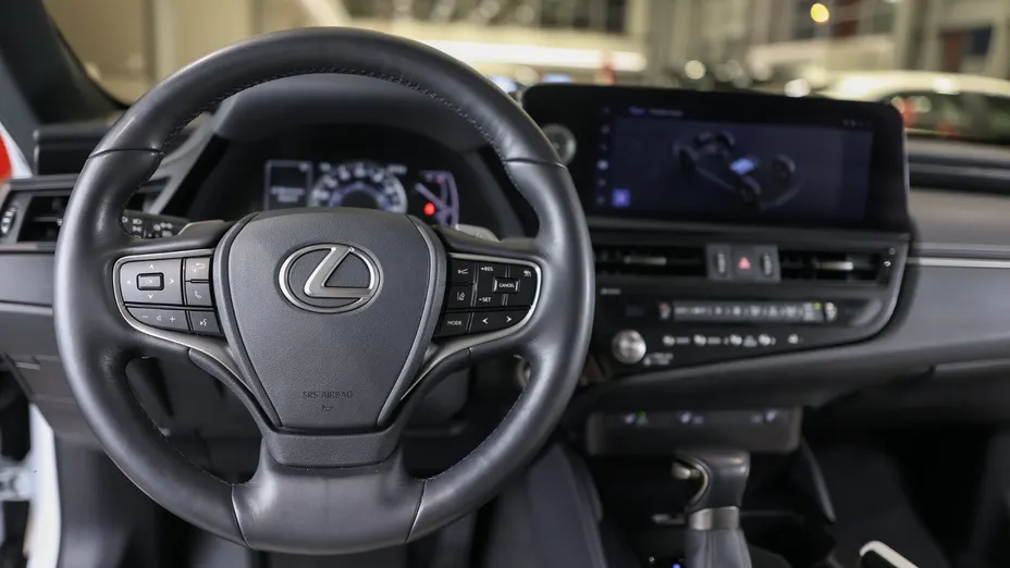 LEXUS ES ES 300h F Sport Design