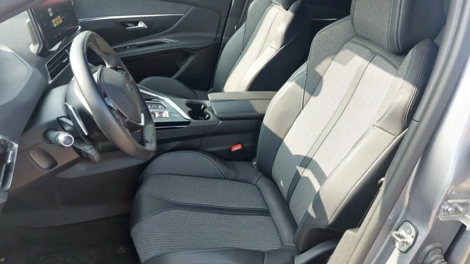 PEUGEOT 3008 3008 1.2 PureTech Allure S&S EAT8