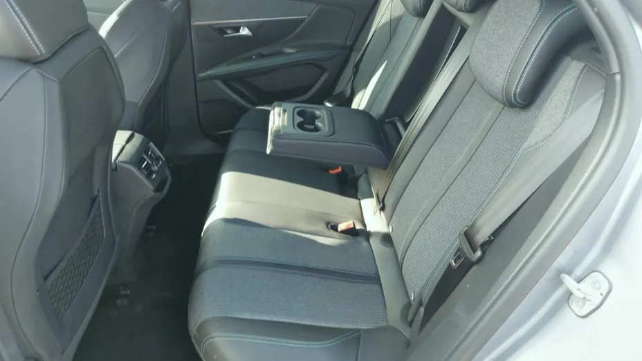 PEUGEOT 3008 3008 1.2 PureTech Allure S&S EAT8