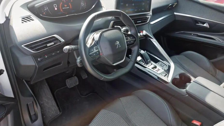 PEUGEOT 3008 3008 1.2 PureTech Allure S&S EAT8