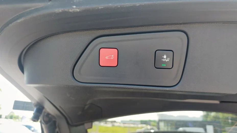 PEUGEOT 3008 3008 1.2 PureTech Allure S&S EAT8