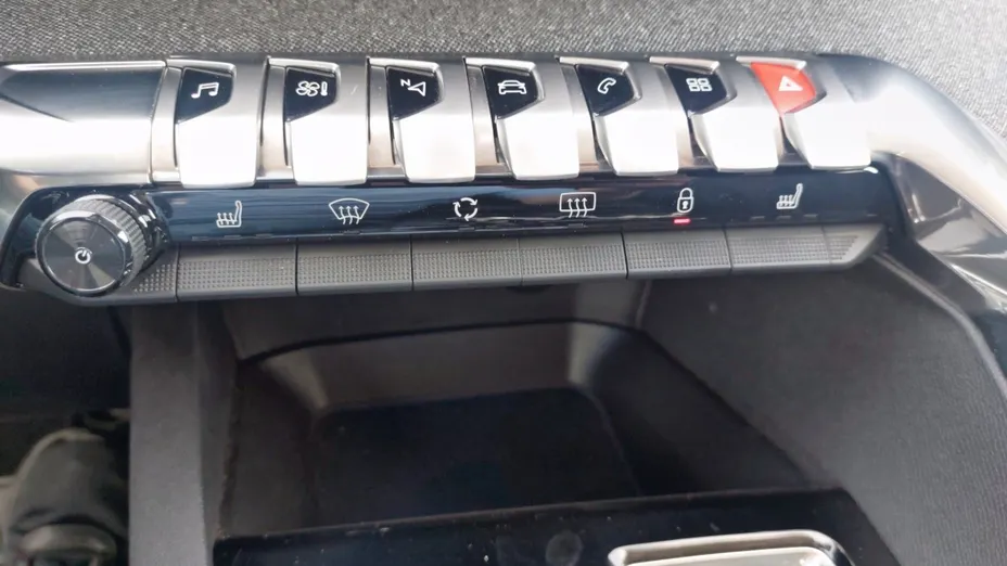 PEUGEOT 3008 3008 1.2 PureTech Allure S&S EAT8