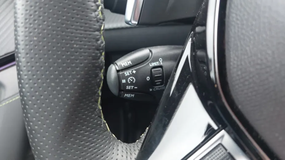 PEUGEOT 2008 2008 1.2 PureTech GT S&S EAT8