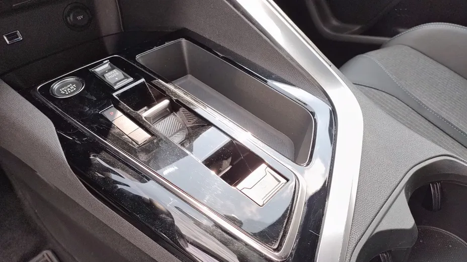 PEUGEOT 3008 3008 1.2 PureTech Allure Pack S&S EAT8