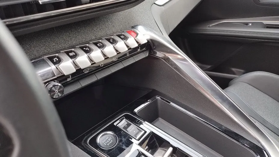 PEUGEOT 3008 3008 1.2 PureTech Allure Pack S&S EAT8