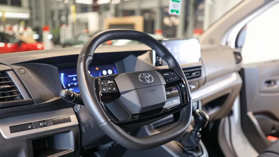 TOYOTA Proace Proace 2.0 D-4D Long Active