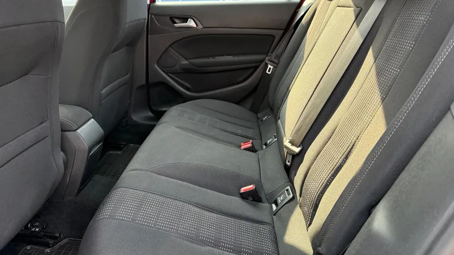 PEUGEOT 308 -