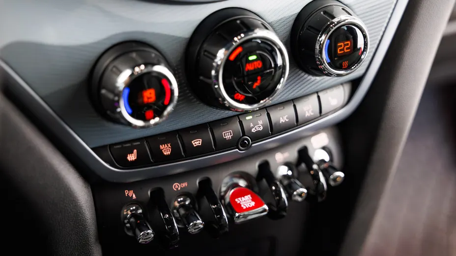 MINI [BMW] Countryman Cooper SD ALL4 ALL4 Trim aut