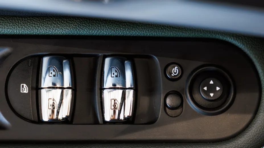 MINI [BMW] Countryman Cooper SD ALL4 ALL4 Trim aut