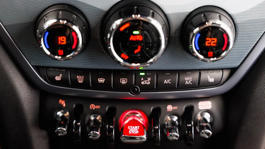 MINI [BMW] Countryman Cooper SD ALL4 ALL4 Trim aut