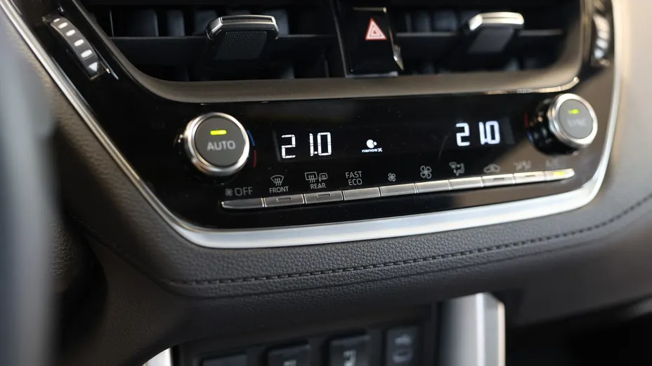 TOYOTA Corolla Cross Corolla Cross 2.0 Hybrid Executive AWD