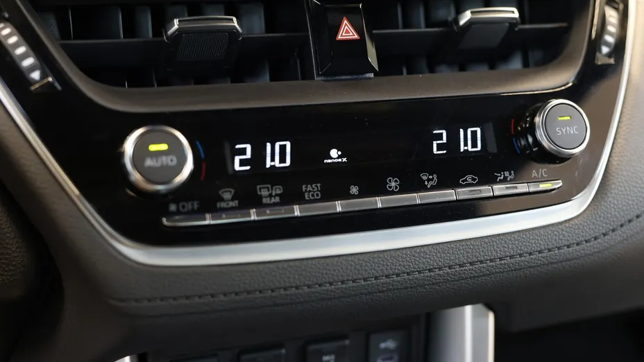 TOYOTA Corolla Cross Corolla Cross 2.0 Hybrid Executive AWD