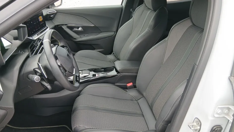 PEUGEOT 2008 2008 PureTech 130 GT S&S EAT8