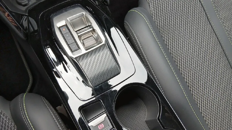 PEUGEOT 2008 2008 PureTech 130 GT S&S EAT8