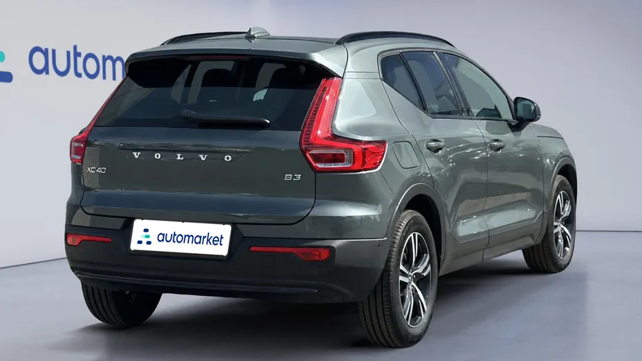 VOLVO XC40 XC40 B3 Plus Dark aut