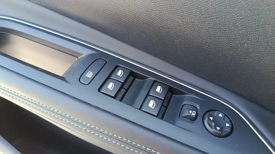 PEUGEOT 3008 3008 1.2 PureTech Allure Pack S&S