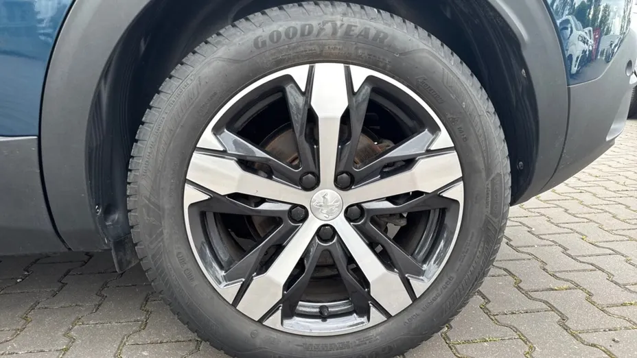 PEUGEOT 3008 3008 1.2 PureTech Allure S&S EAT8