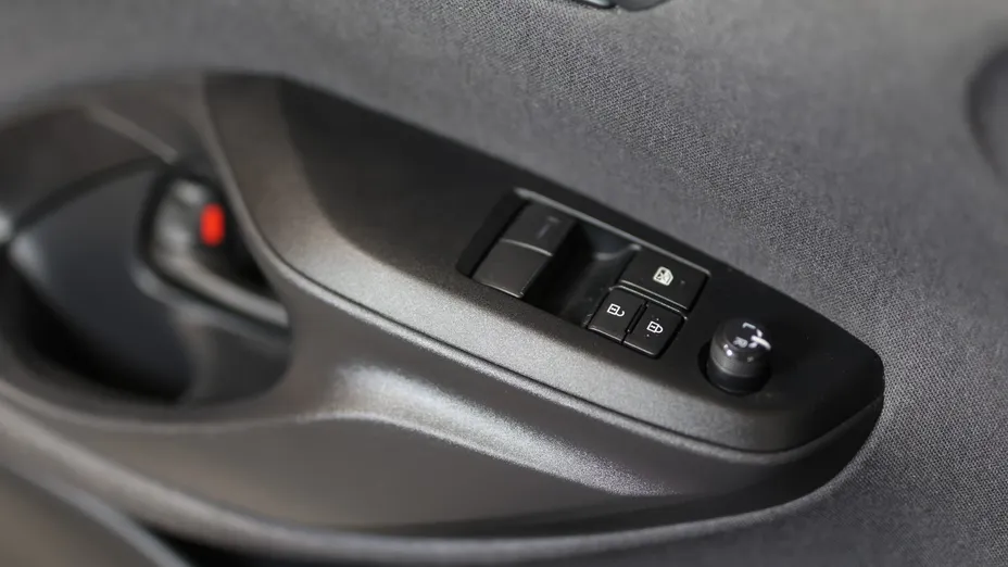 TOYOTA Yaris Yaris 1.0 Active