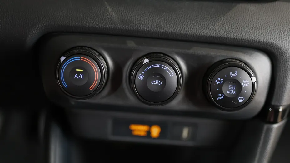 TOYOTA Yaris Yaris 1.0 Active