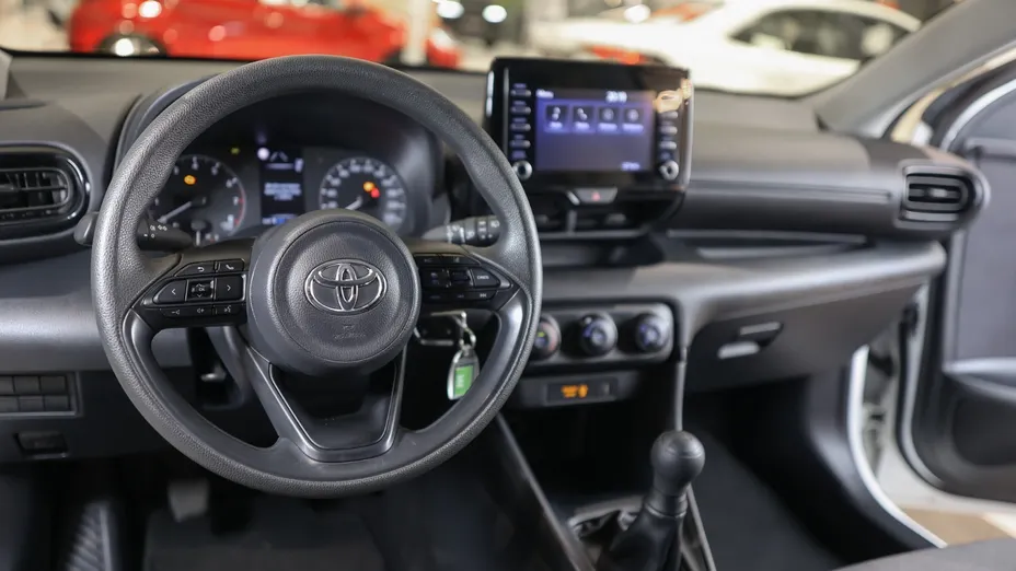 TOYOTA Yaris Yaris 1.0 Active