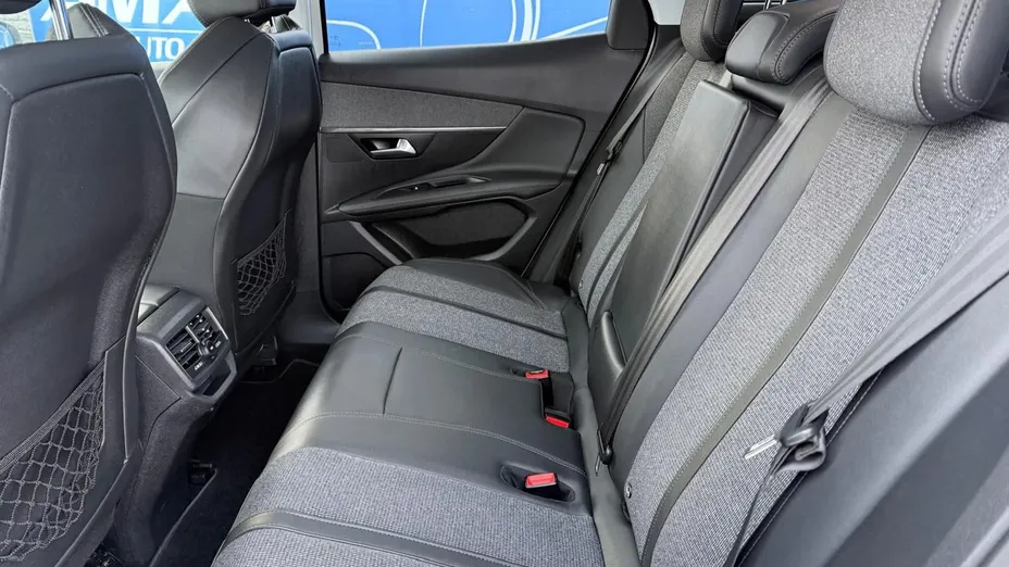 PEUGEOT 3008 -
