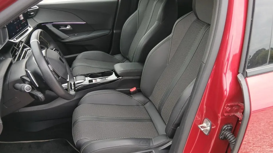 PEUGEOT 2008 2008 PureTech 130 GT S&S EAT8