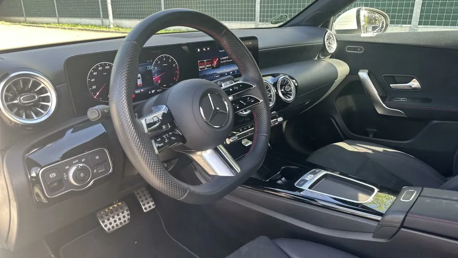 MERCEDES-BENZ A Klasa A 200 AMG Line 7G-DCT